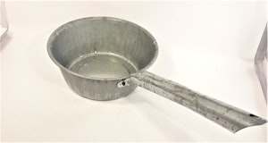 Skopa med handtag i metall