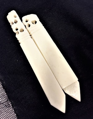 Bokmärke snidat i ben med elefantmotiv, 2-pack