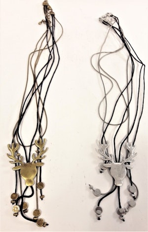 Flerradigt Halsband med Motiv av Hjort 2 Varianter