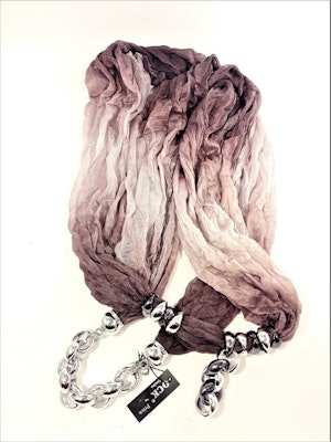Lila scarf med silverfärgade detaljer