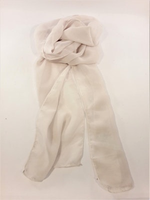 Snygg beige tunnare scarf