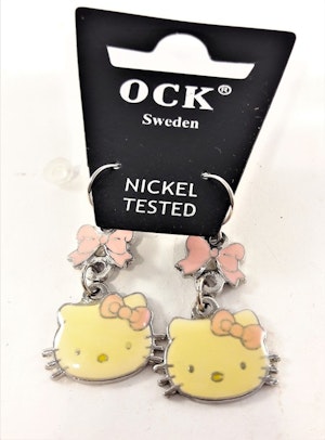 Örhänge med Hello Kitty-huvud och sten
