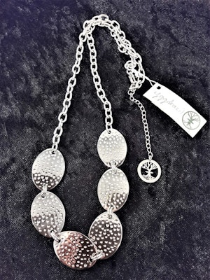 Halsband i Stål med Ovaler Silverfärg