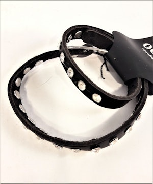 Läder armband med strass i svart