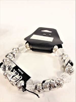 Armband i silverfärg med transparenta stenar