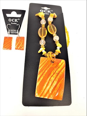Halsband och örhänge med snäckskal, flera färger