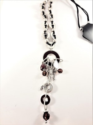 Halsband med Läderrem och Detaljer Silverfärg