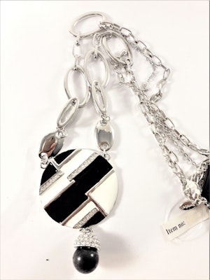 Halsband med platta och kula i svart och vitt