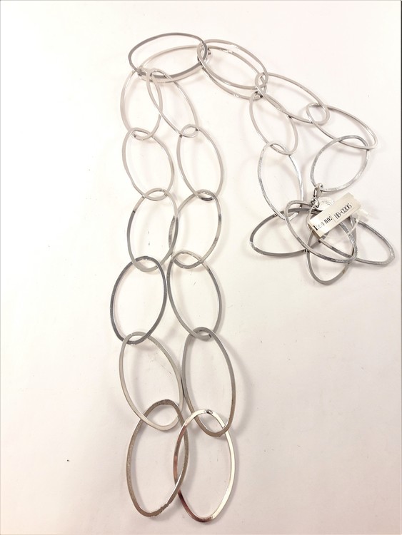 Halsband med stora ovala länkar silverfärg