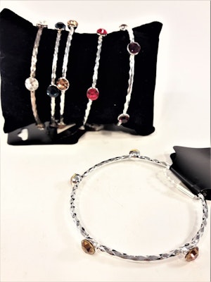 Stelt Metall Armband med Lila Stenar