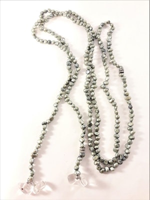 Öppet Halsband med Små Pärlor Olivgrön