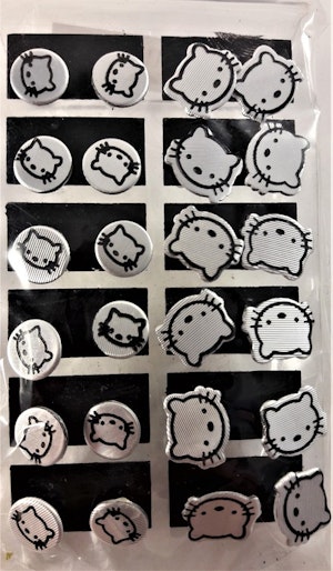 Karta med 12 Par Örhängen med Hello Kitty-motiv Silverfärg