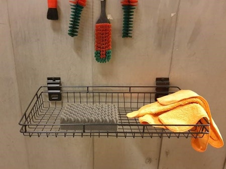 Trådkurv til vegg