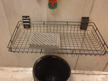Trådkurv til vegg