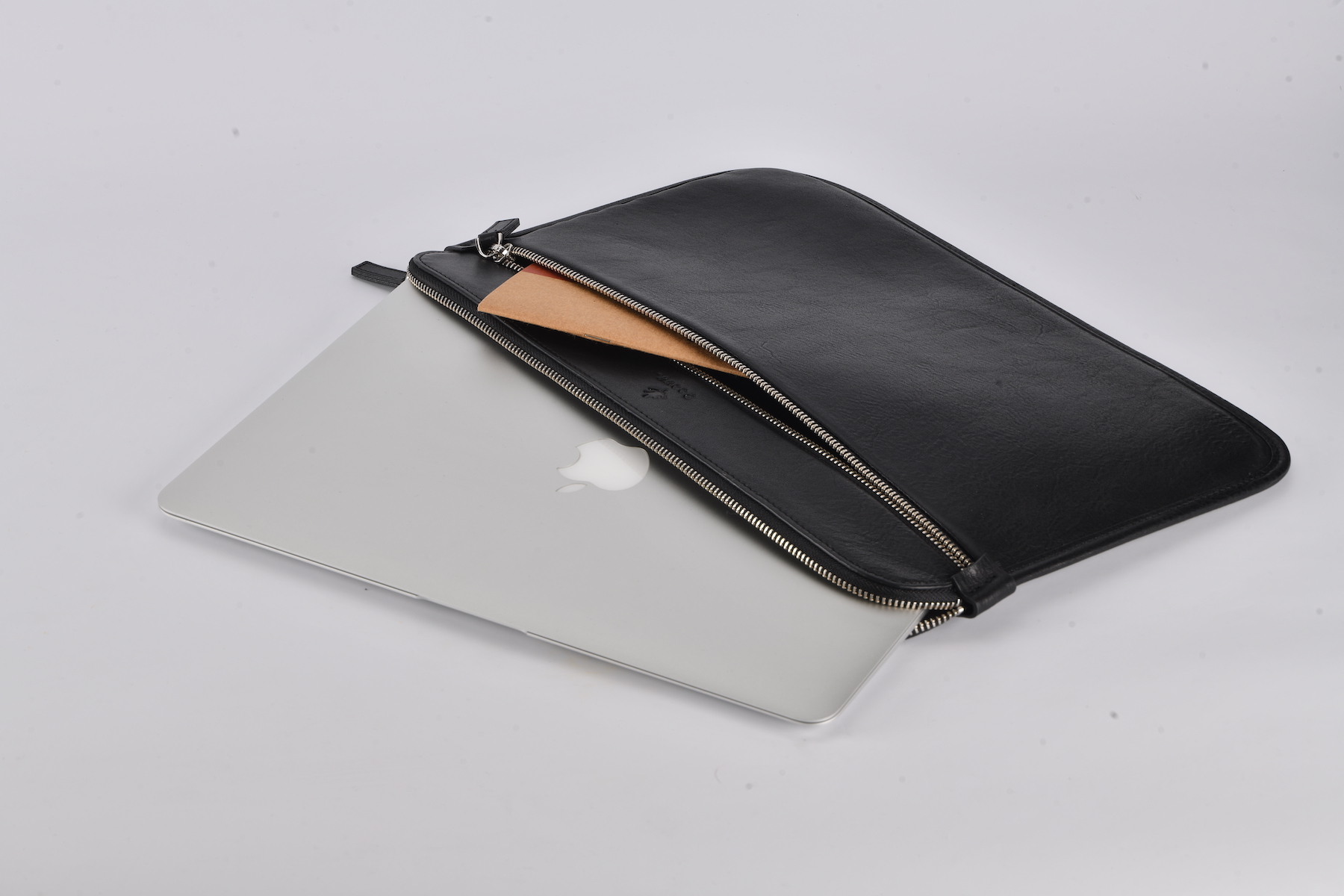 Sydney Slim Laptop Case - Black