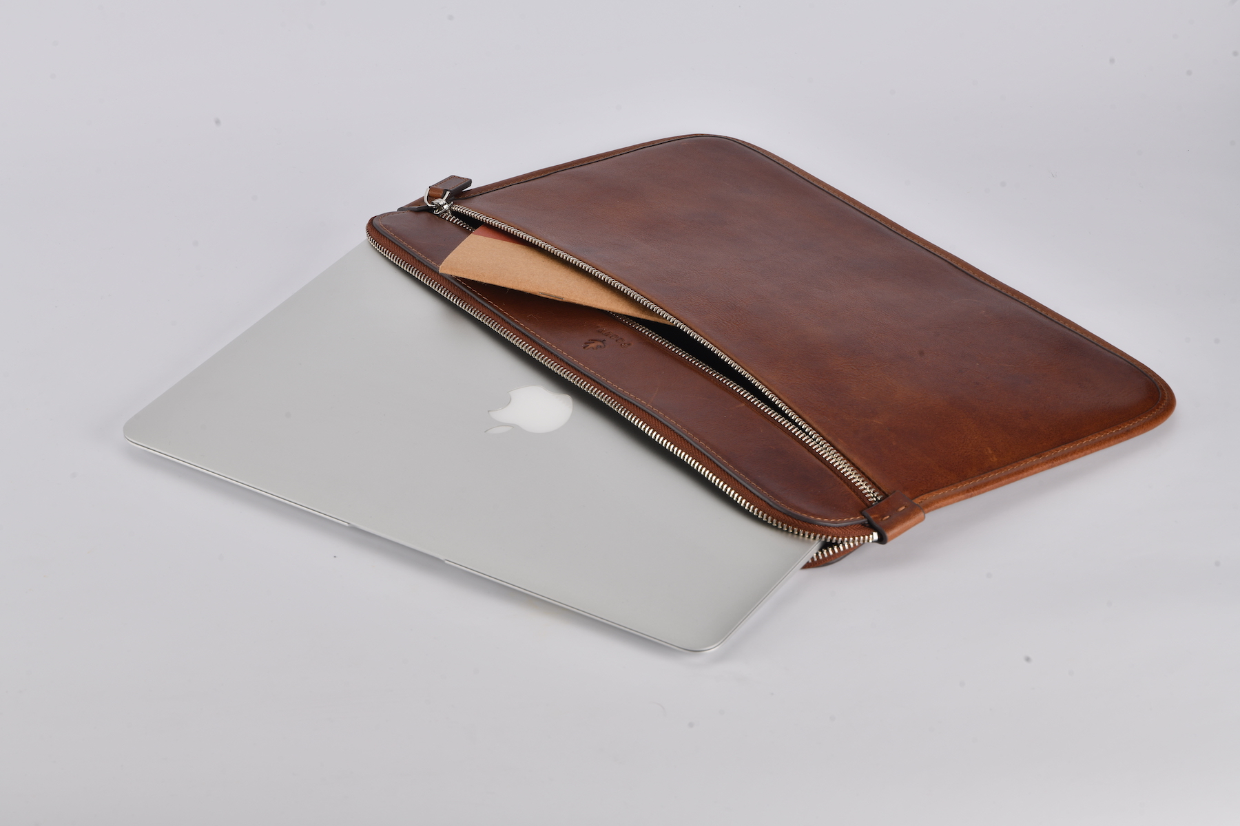 Sydney Slim Laptop Case - Tan Brown