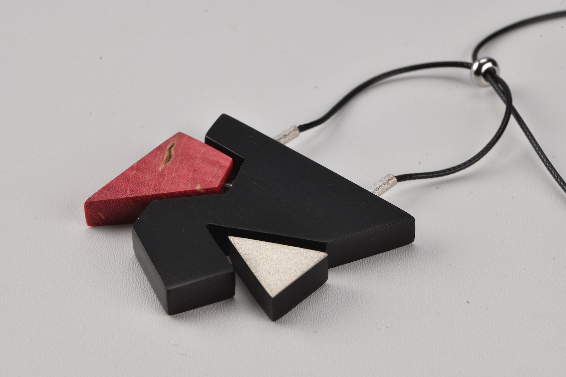 Sharp Silver Necklace - Powder Red