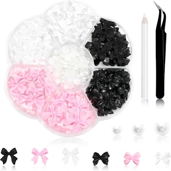 Set with bows