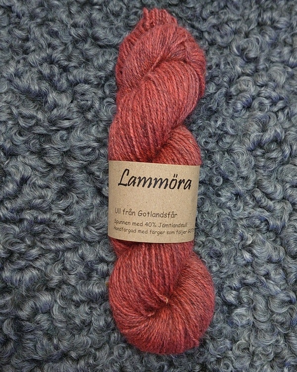 Hibiskus - Handfärgat Gotlandsgarn 100 g