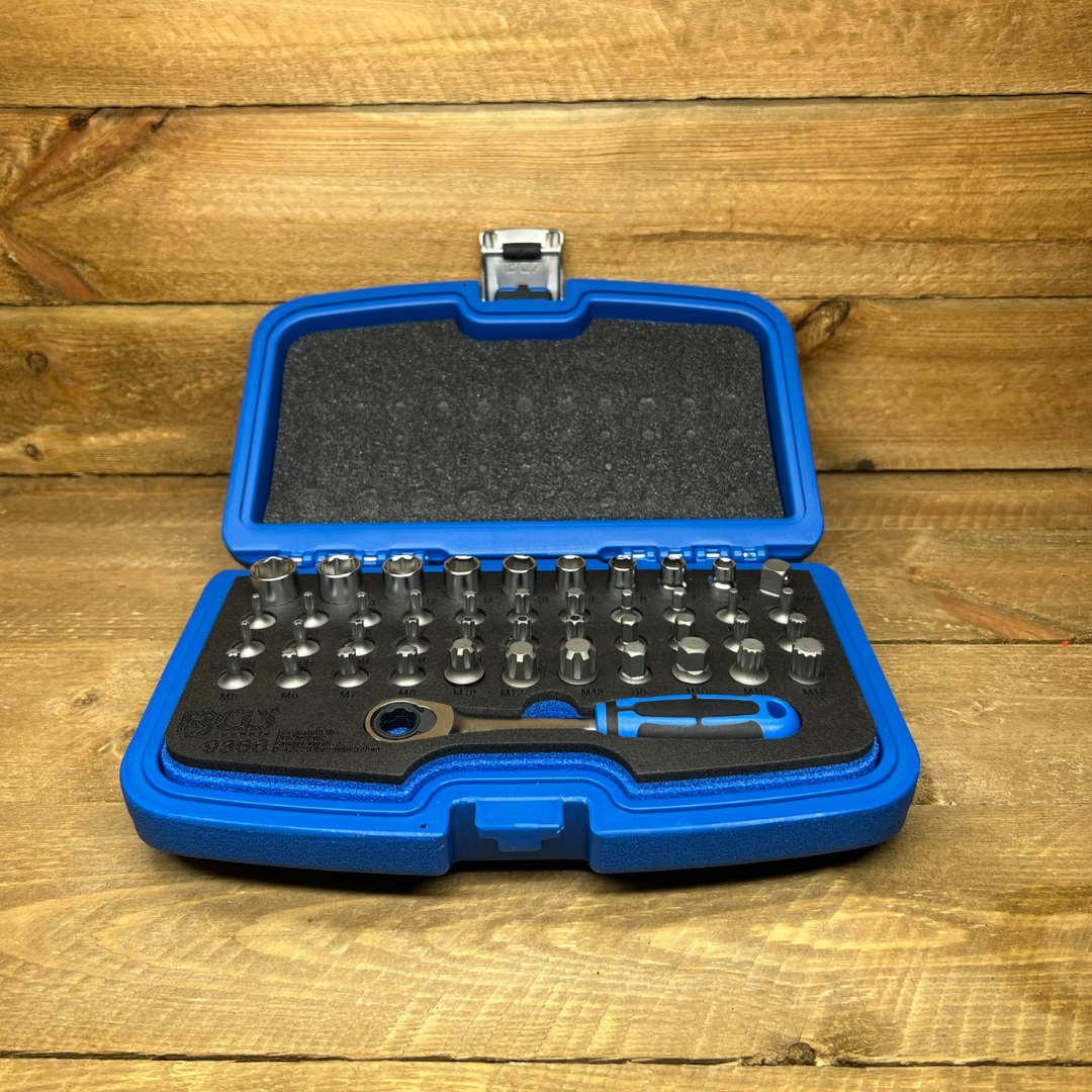 Genomstickbar hylsnyckelsats | 44 delar