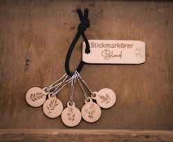 Stickmarkörer i trä, blad