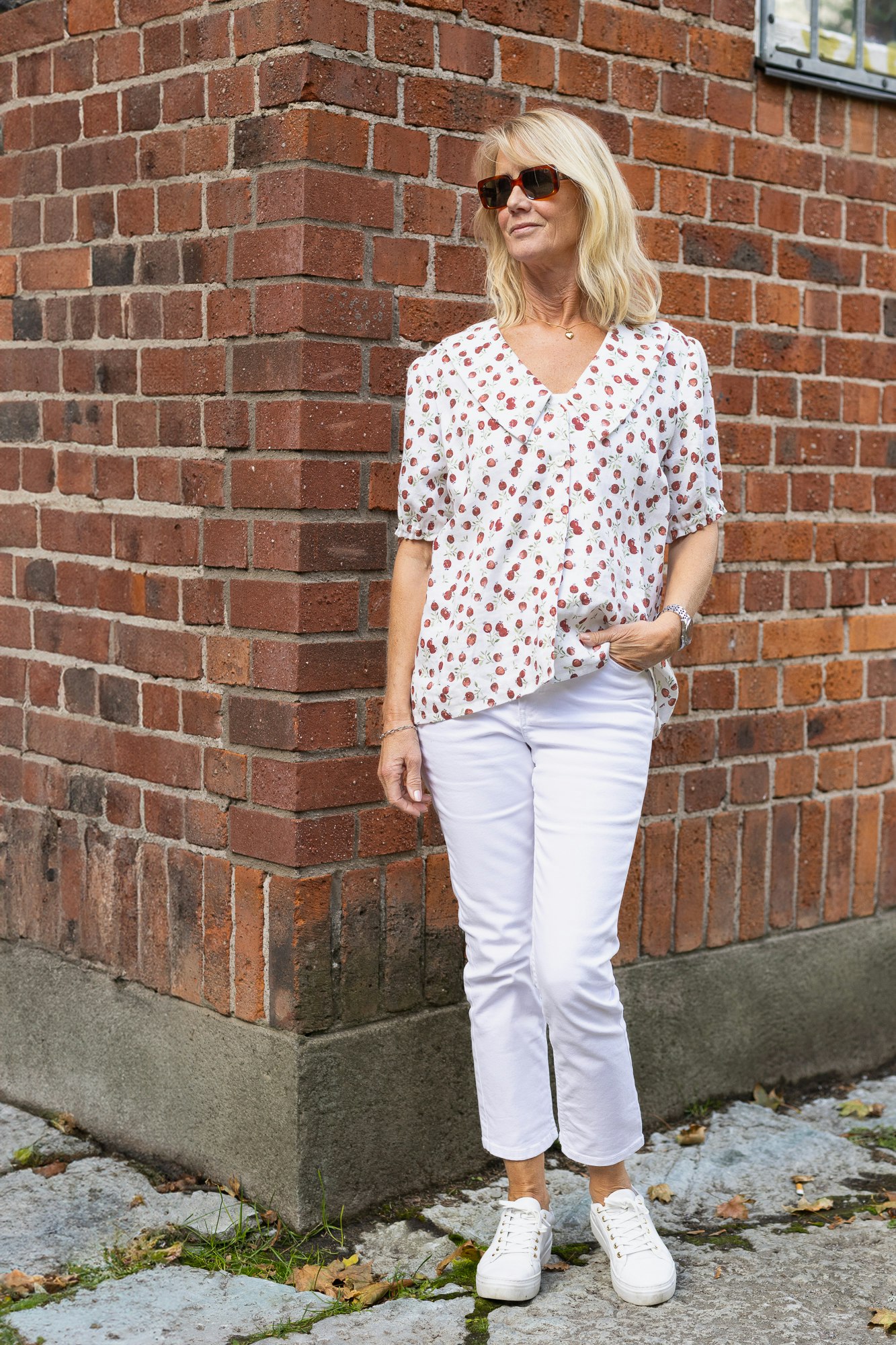 Blus i 100 % certifierat linne. Sydd i Sverige.