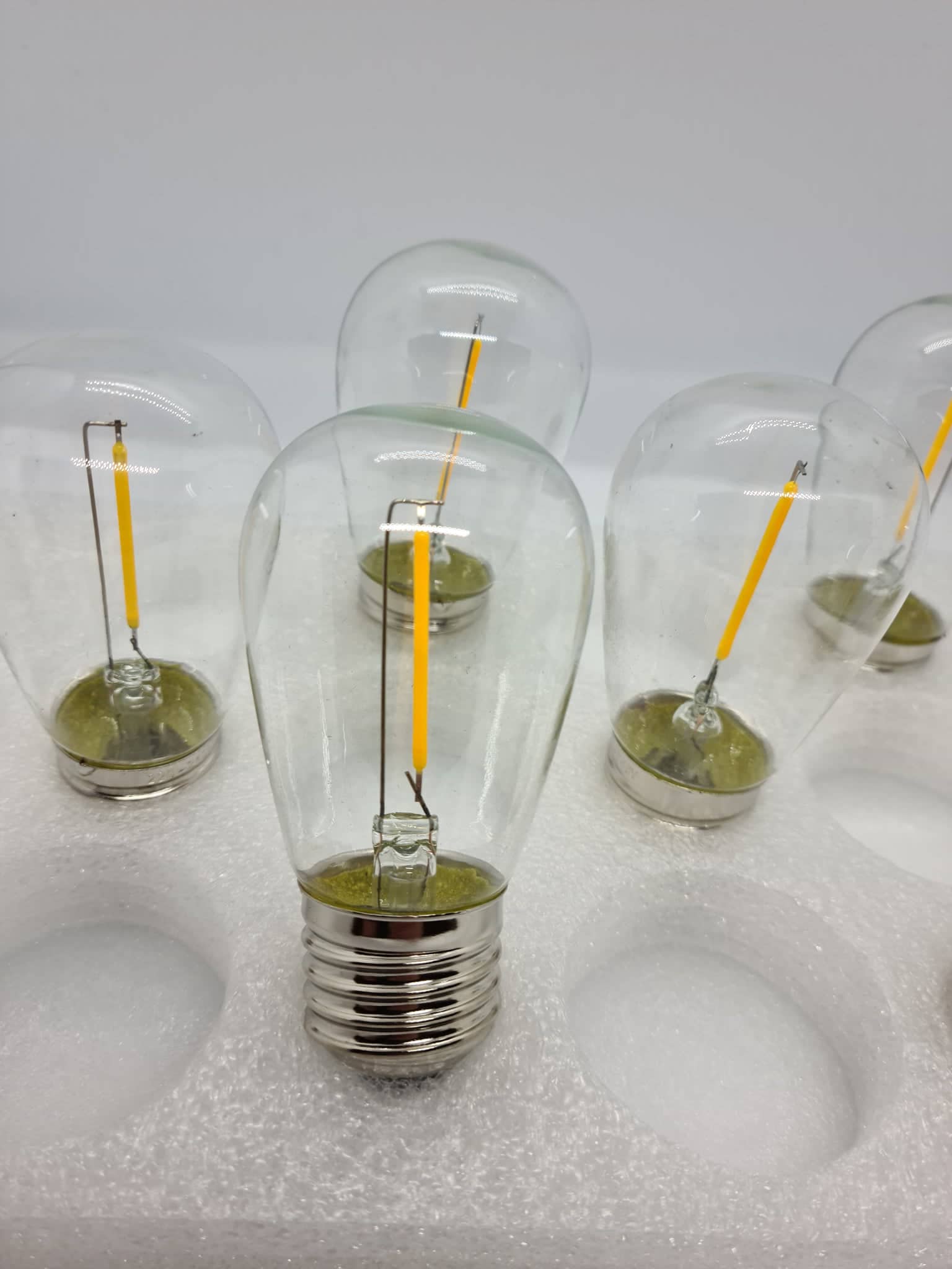 Slitstark E27 LED dimbar lampa 16-pack 1W med frostsäkert glas - Varmvit