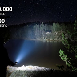iiglo LED Ficklampa 10 000 Lumen - Räckvidd på 490 meter