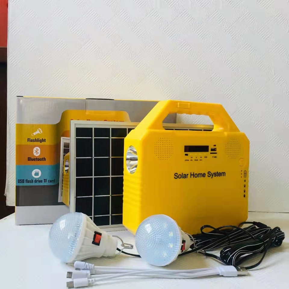 Portabel Powerbank / Powerstation med 10W solpanel med radio, belysning, högtalare