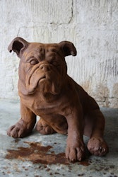 Rostfärgad Engelsk Bulldogg Staty!