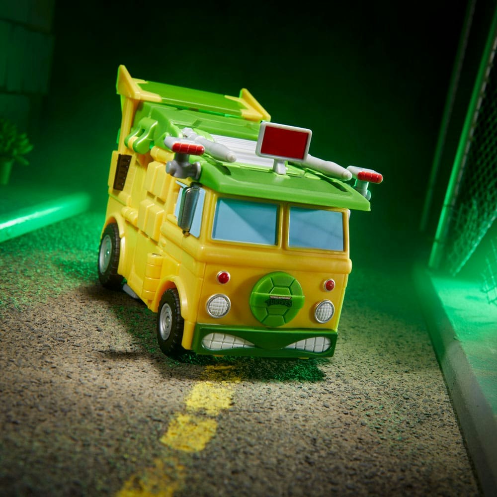 Transformers x Teenage Mutant Ninja Turtles Action Figure Party Wallop (Partybus)