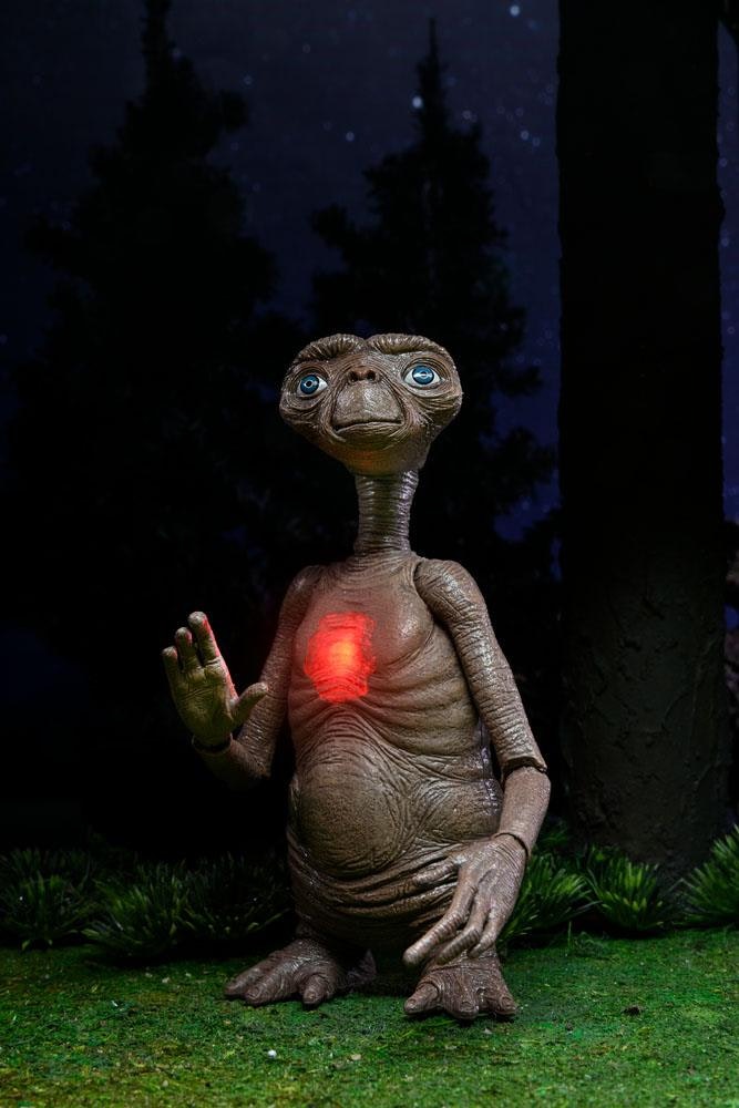 E.T. the Extra-Terrestrial Action Figure Ultimate Deluxe E.T. 11 cm
