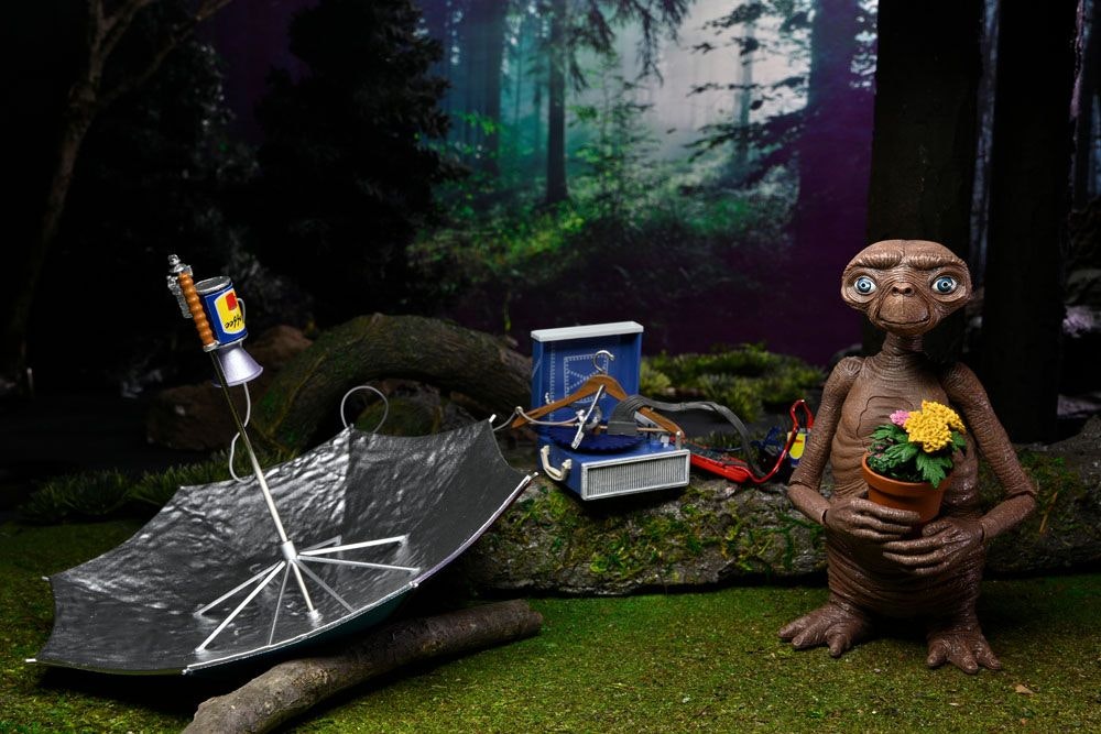 E.T. the Extra-Terrestrial Action Figure Ultimate Deluxe E.T. 11 cm
