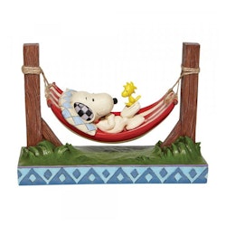 Snoopy and Woodstock in hammock