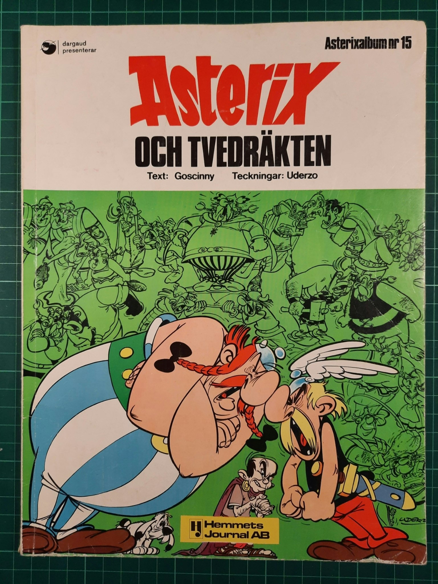 Asterix 15 Asterix och tvedräkten (Svensk utgave)