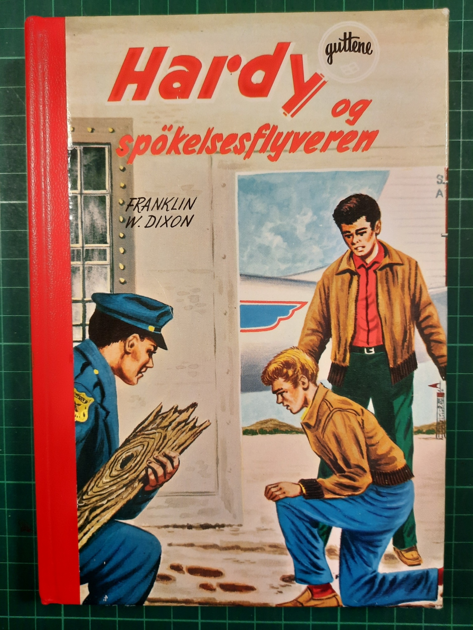 049: Hardy-guttene og spøkelsesflyveren