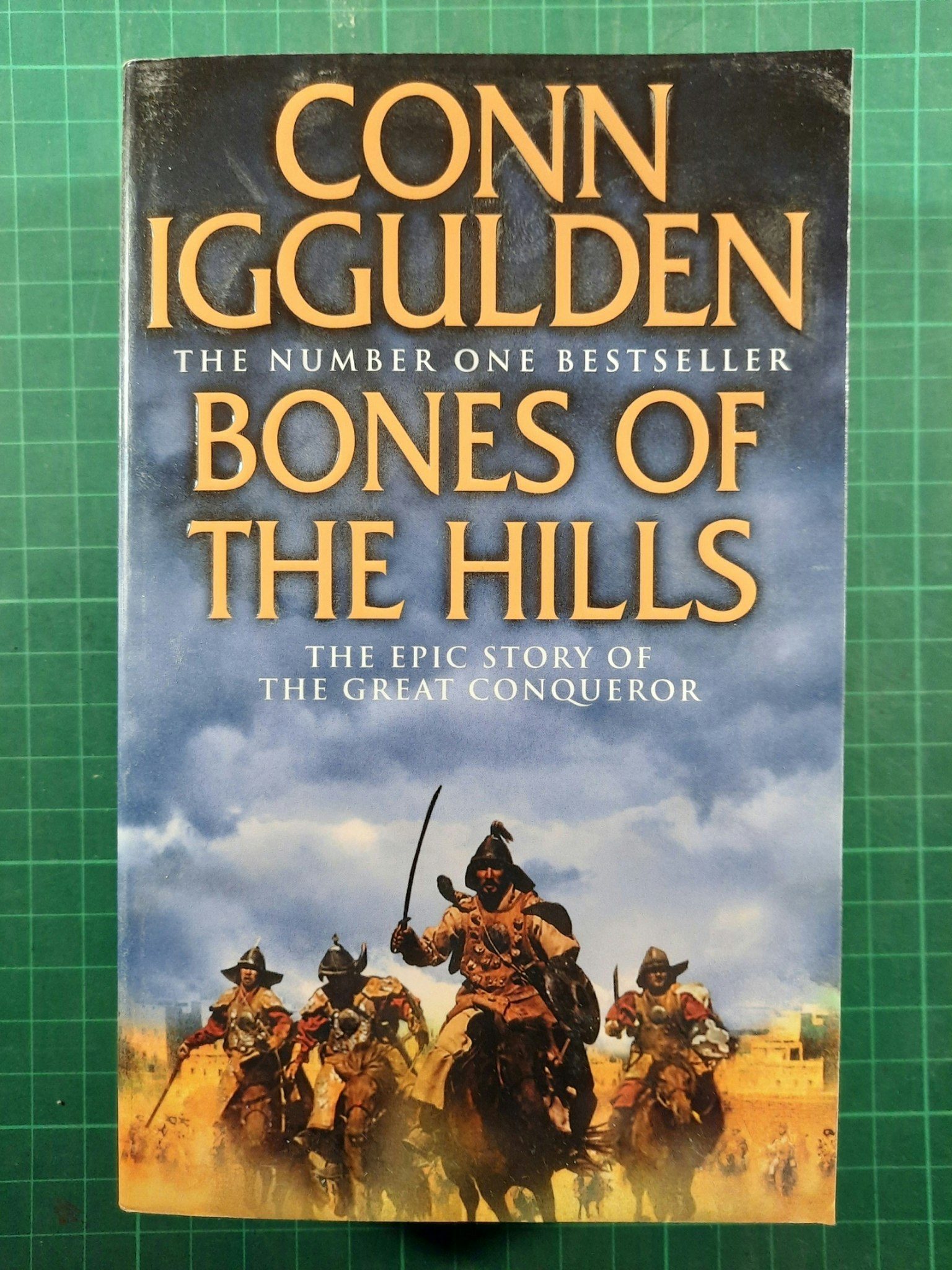 Conn Iggulden : Bones of the hills