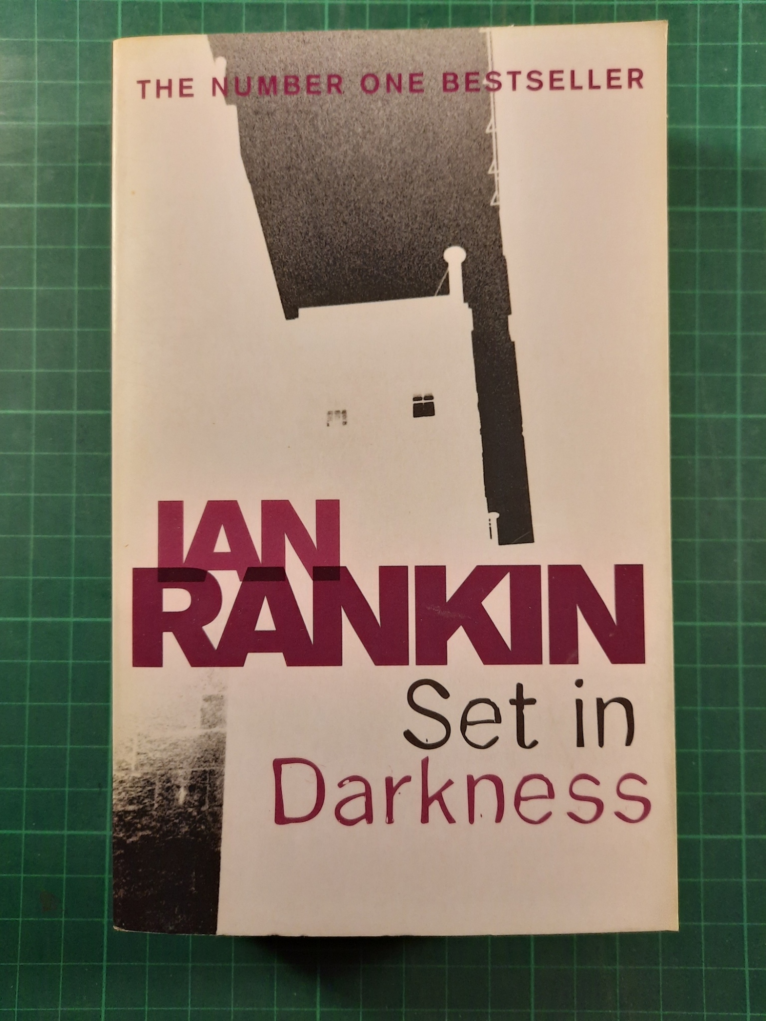 Ian Rankin : Set in darkness