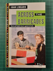Joan Lingard : Across the barricades