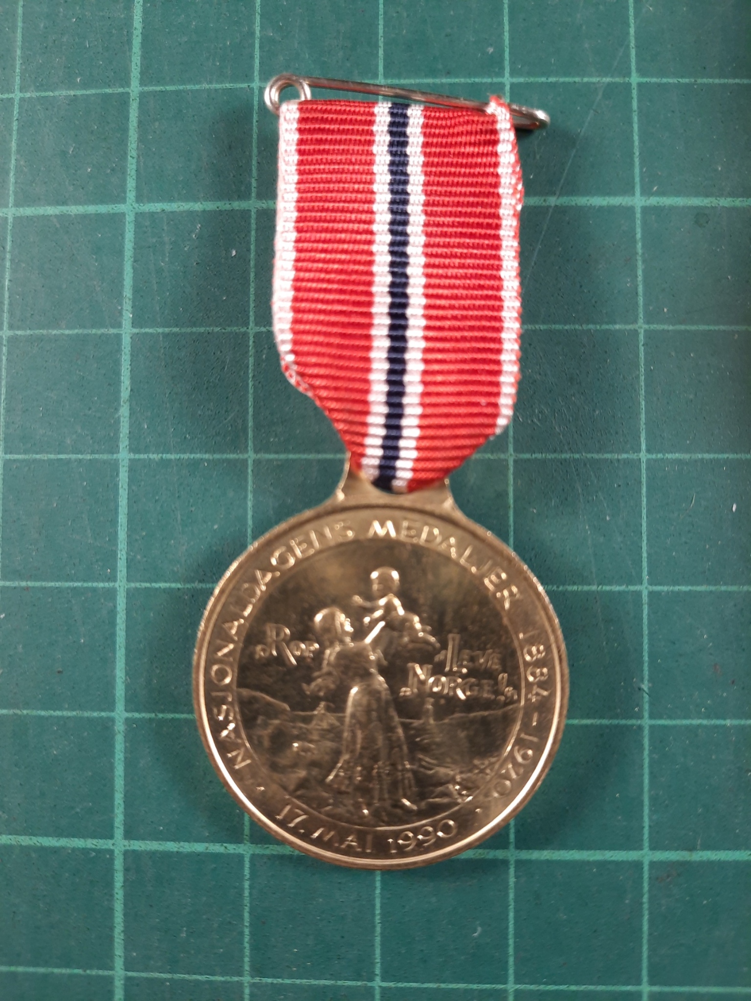 17 Mai medalje 1990 Ivar Trondsen