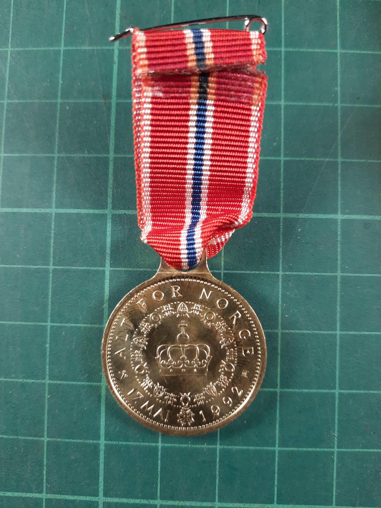 17 Mai medalje 1992 Harald V og Sonja (se merknad)