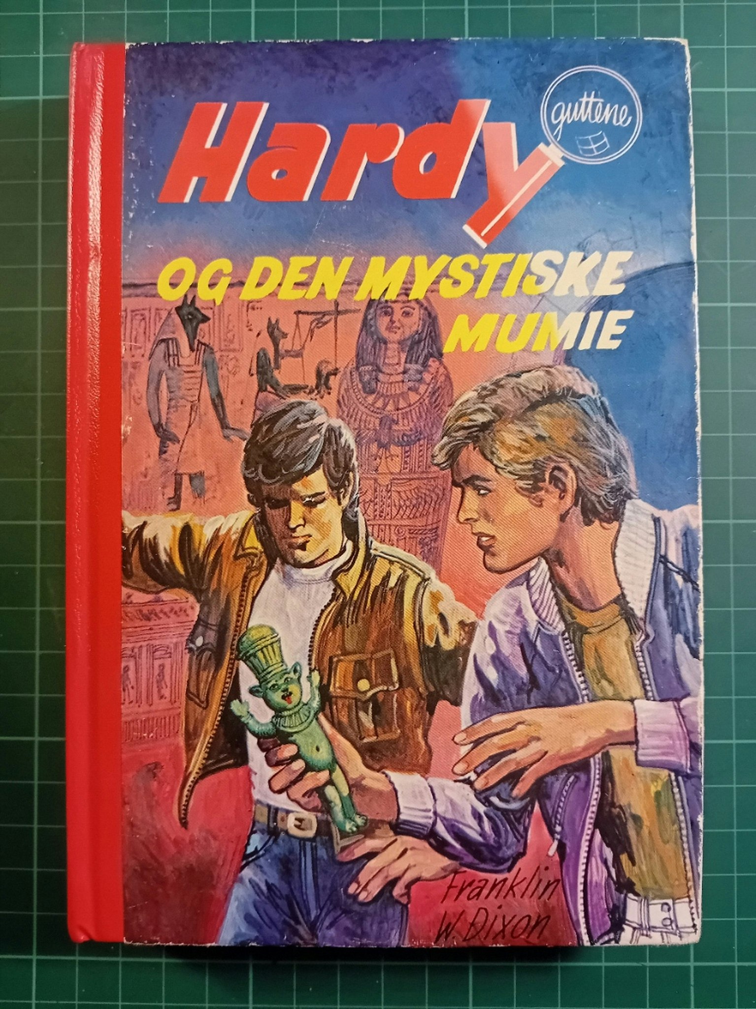 075: Hardy-guttene og den mystiske mumie