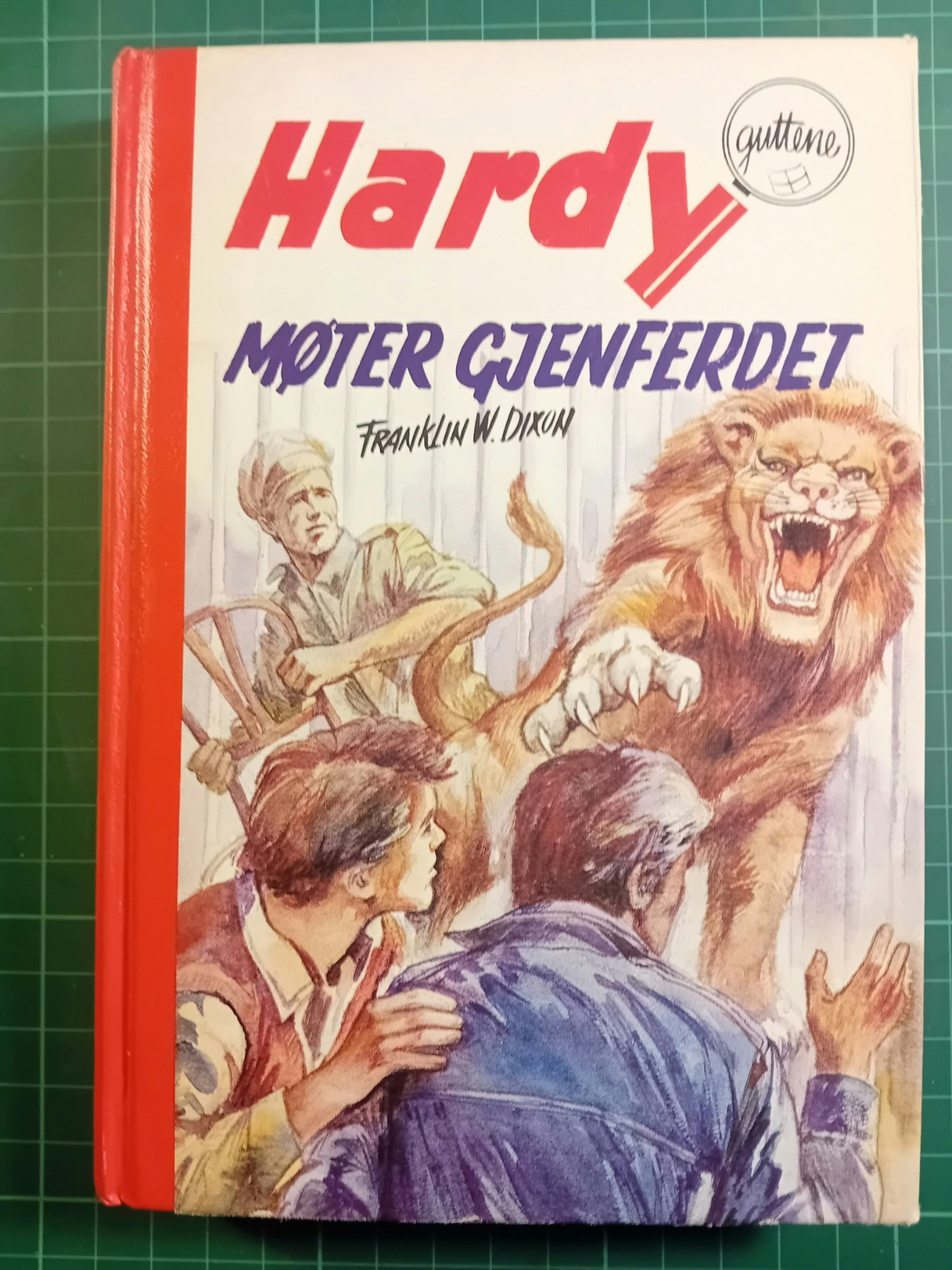 083: Hardy-guttene møter gjenferdet