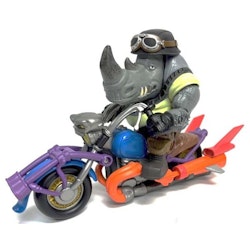Turtles Mutant Mayhem Rocksteady with Chopper cycle