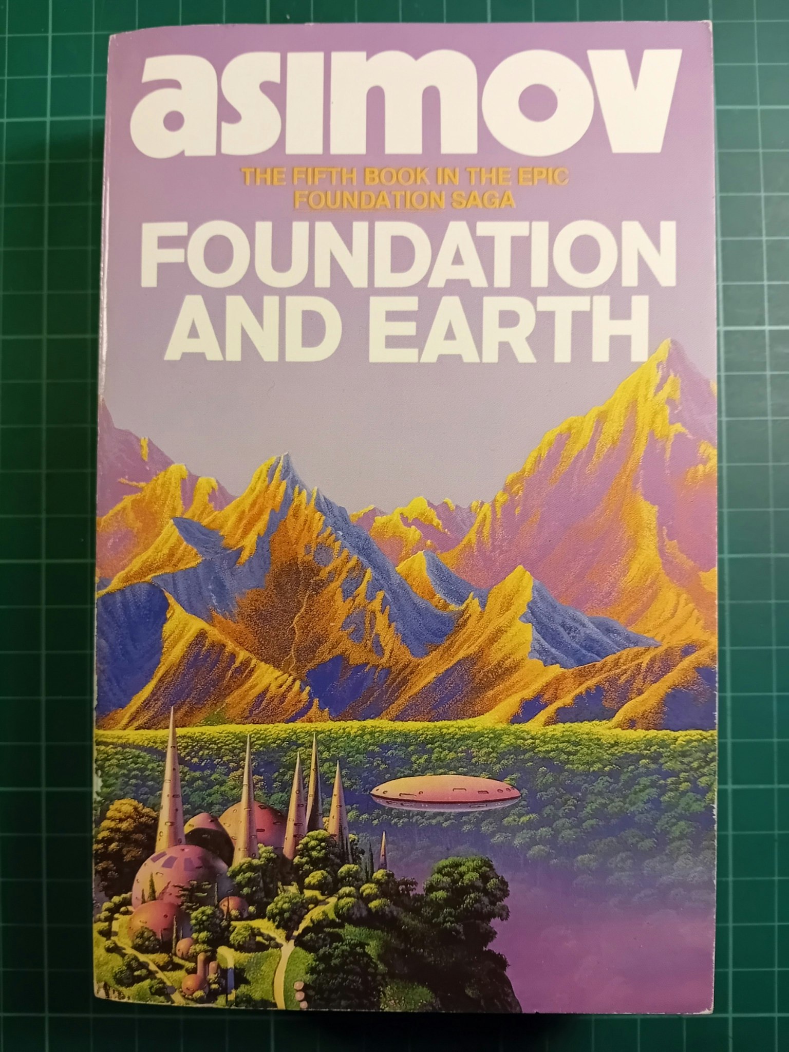 Isaac Asimov : Foundation and earth