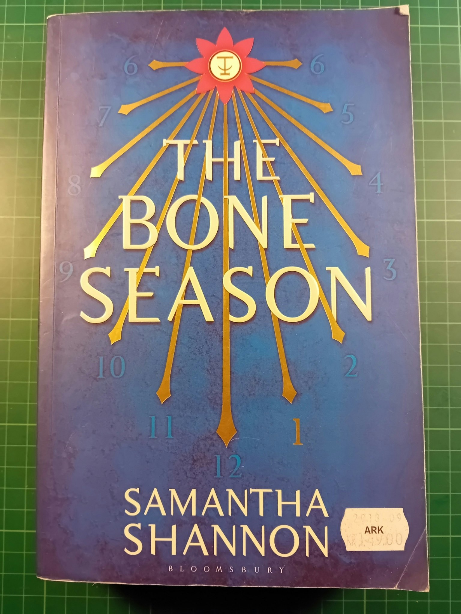 Samanthe Shannon : The bone season 467 sider