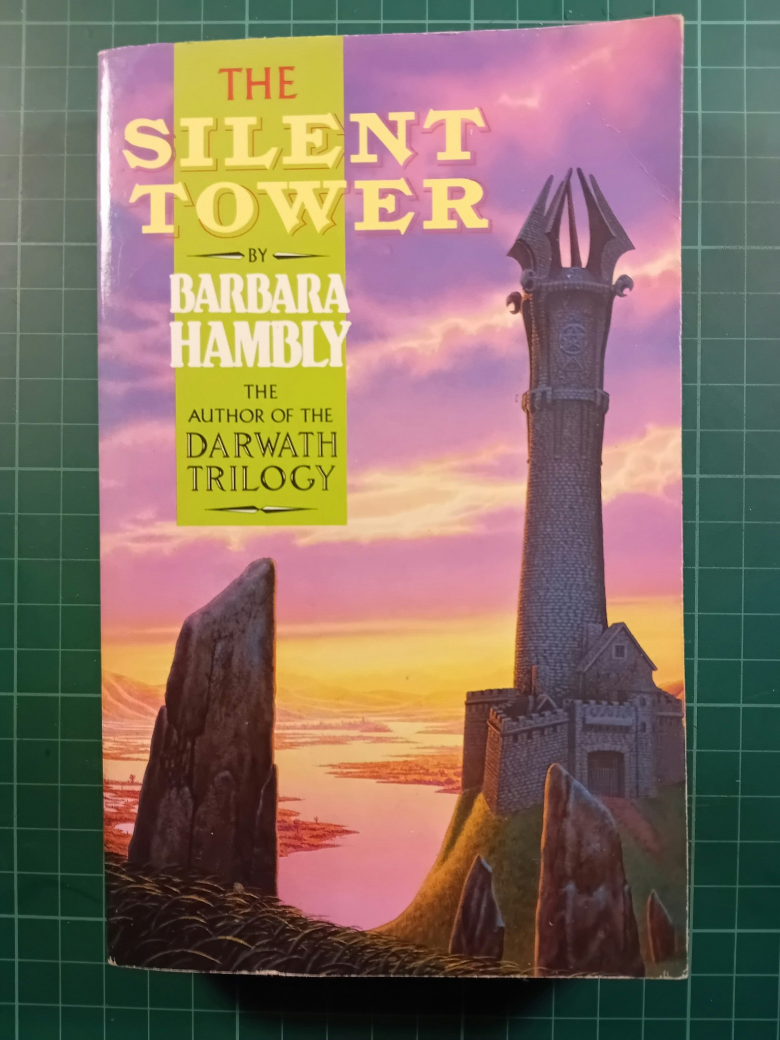 Barbara Hambly : The silent tower