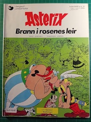 Asterix 15 Brann i rosenes leir