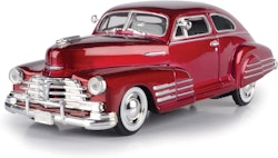 American Classic : Chevrolet Aerosedan Fleetline 1948 Rød 1:24