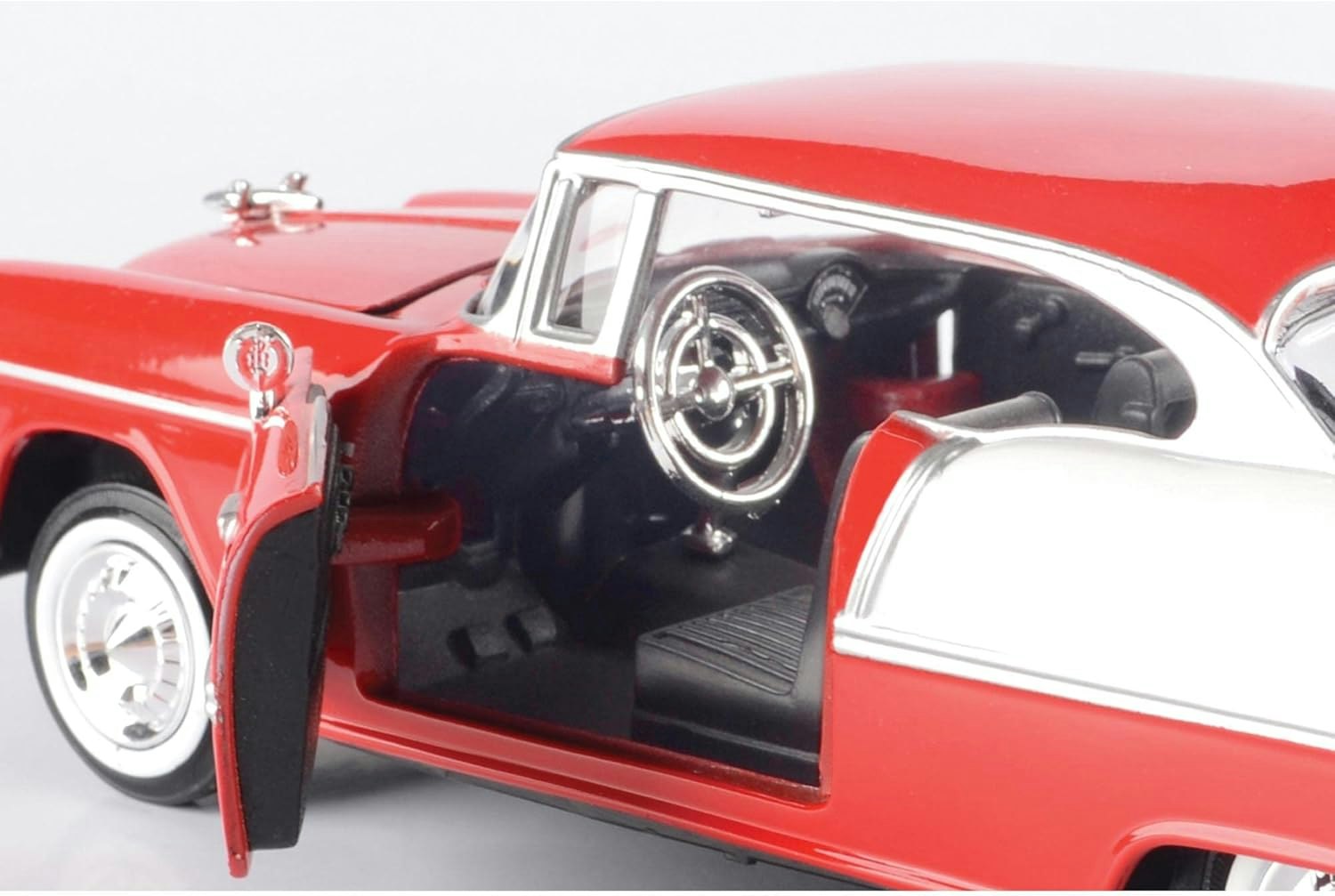 American Classic : Chevrolet Bel Air 1955 Rød 1:24